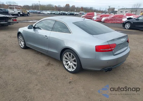 2011 Audi A5 2.0T Premium z USA, uszkodzony, nr VIN WAULFAFR0BA055775